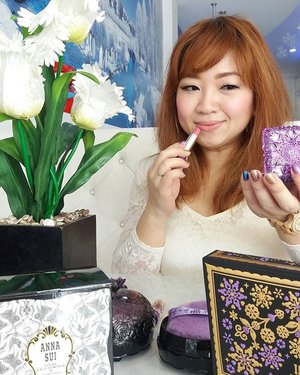 Morning everyone, playing with makeup such as @officialannasui Holiday Collection has been a real treat for me. Who doesn't love pretty containers with makeups that smells really good (tea rose) with infused skincare in it. 
Stay tune as I'll share more including reviews.

#annasui #frozenlove #thawedheart #makeup #collection #clozetteid #beautyblogger #beautybloggerindonesia