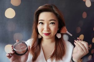 Reviewing @lakmemakeup Moon-Lit Highlighterhttp://whileyouonearth.blogspot.com/2018/08/lakme-moon-lit-highlighter.html?m=1Perfect for day time and glowing enough for night. #lakme #highlight #contour #makeup #beauty #motd #lotd #ootd #clozetteID #styleoftheday #love #outfitoftheday #lookbook