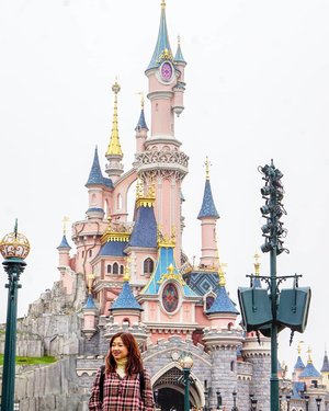 In front of Sleeping Beauty Castle.#carnellinstyle #live #love #fashion #fashionoftheday #ClozetteID #outfit #outfitinspo #outfitoftheday #motd #lotd #potd #photooftheday #style #styleoftheday #dressoftheday #dress #dressedup #beauty #hello #travelwithCarnellin