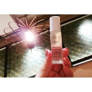 Oh wow, the Candlenut Perfume Oil smells so good. I felt the warmth, richness and comforts from the ingredients.

#clozetteid #beautyblogger #juaraskincare #perfume #oil