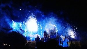 Firework  display at Disneyland Hong Kong.

#clozetteid #blogger #travel #jalanjalan #hongkong #winter #holiday #disneyland