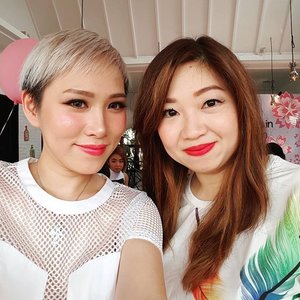 With the lovely @febrinaadiputra 😘😘😘 We're here for @shiseidoid #100brightstars #whitelucent #shiseidoid #beautyblogger #beauty #shiseido #clozetteid