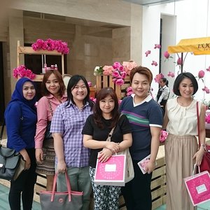 With @loccitaneid at @plaza_Indonesia for Pivoine 
#clozetteid #blogger #beautyblogger #loccitane #products #bloggertakepic