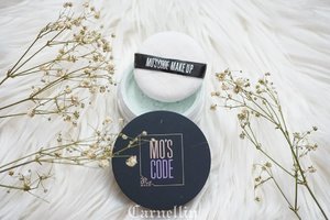 The loose powder of my choice. A tone that diminish and neutralize redness on the skin. It cools down and freshen up the look.

#moscode #arcova #Clozetteid #beauty #makeup #loosepowder #cosmetic