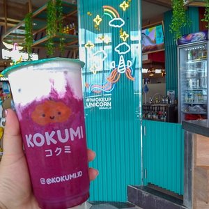 Minggu ke mall juga kan akhirnya 😁 untung gak ke Puri, ada Pak De lagi kunjungan, pasti rame. Udah lama gak ke mall (3 hari termasuk lama) liat banyak yang lucu-lucu hihi, dari #iwokeupunicorn @kokumi_id di @kokumi_pikavenue, tsum tsum sampe Mickey yang lelah dan gudeg dalam kaleng 😎#jokowi2periode #kokumi #jokowi4ever #drinks #unicorn #Jakarta #foodied #pikavenue #tsumtsum #helloworld #jakartalife #ClozetteID #drinks #sweets