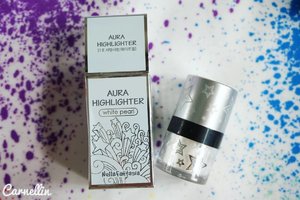 Aura highlights powder by #NellaFantasia.

Read the review here:
http://whileyouonearth.blogspot.co.id/2016/07/nella-fantasia-aura-highlighter-white.html?m=1

And I got mine from @althea_indonesia. 
Small, simple and beautiful. 
#highlighter #aura #glow #beauty #beautiful #clozetteid #beautyblogger #review #altheaturns1