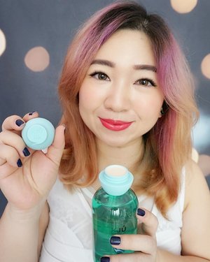 Twist the lid open and there's the perfume balm. A unique product indeed.http://whileyouonearth.blogspot.co.id/2017/11/lux-kju-missy-breezy-green-tea.html?m=1#kju #greentea #lux #review #love #clozetteid #beauty #greentea #bbloger #beautybloggerindonesia #motd #lotd #ootd #perfume #perfumebalm