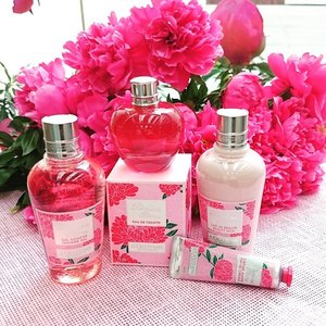 Pivoine Flora from @loccitaneid 
#clozetteid #loccitane #flora #pivoine #new #pink #love #toiletries bloggertakepic