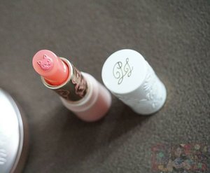 Review on @paulandjoe_beaute Summer 2016 Lipstick L The one with a kitty on top 😺😻😼 http://whileyouonearth.blogspot.com/2016/05/paul-joe-summer-2016-lipstick-l.html#ClozetteID #BeautyBlogger #paulandjoebeaute #paulandjoeindonesia #lipstick #kitty #cat #beautiful #beauty #lotd #motd