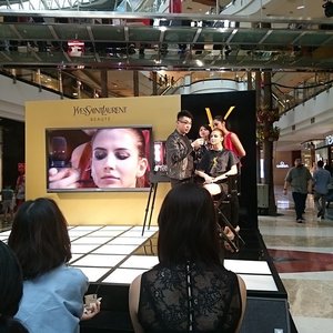 The finish look from #FrancisLim for @yslbeauteid 
#clozetteid #beautybloggerid #blogger #bloggertakepic #ysl #beauty #cosmetic