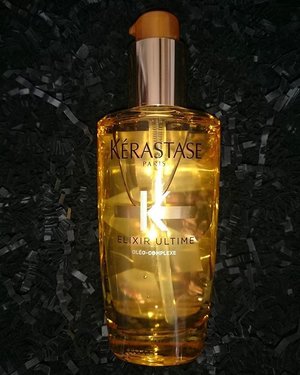 Good night, peeps! Remember to put on some love onto your hair before bed and waking up with gorgeous locks.@kerastaseid Elixir Ultime can be used as a night time treatment.#kerastaseid #Kerastase #beautybloggerindonesia #beautyblogger #haircare #clozetteid #elixirultime