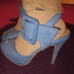 Heels, not comfy but pretty xD #highheels #shoes #instadaily #dailyphoto #indonesianblogger #ofisuredii #clozetteid