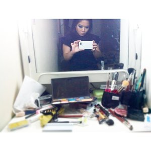 mess after filming a #tutorial.. happened each time.. who's with me?? #BTS #BehindTheScene #Video #MakeupTutorial #Mess #MakeupMess #Youtuber #beautyblogger #indonesian #indonesiabeautyblogger #clozetteid #mayamiamakeup #hudabeauty #lookamillion #vegasnay #PhotoGrid