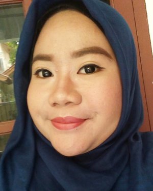 Liburan 3 hari ini dah selesaaii... Jangan sedih aaahh.. Semangat mencari rezeky buat beli lipstick dulu 💪💪 Terus liburan lagiiii deh 3 hari nanti.. 😂😂
.
.
#clozetteid #motd #beautybloggerindonesia #indonesianbeautyblogger #hijabblogger