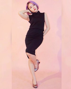 Lookin all chic thanks to these black top and pencil skirt from @unbrandedidn 😍💖💃🏻
💃🏻👠💃🏻👠
Shoes from @unitednude 💃🏻👠💃🏻👠
📸 by @megachintasih ✨✨✨
@clozetteid #clozetteid 
#clozetteambassador
