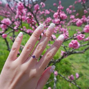 Thanks to the pretty nails @tokyo_nail_collection 💅💖 #gelpolish #clozetteid