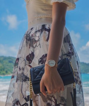 Strolling around the beach wearing @danielwellington watch!
You can still get 15% off by using my discount code "SIJESSIE" when shopping at www.danielwellington.com
___
#danielwellington #dwwatch #beautyappetitetravels #phuket #clozetteid
