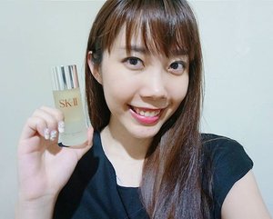 New family to my skincare regimen! It’s the SK-II Facial Treatment Oil that has been a treat to my combination skin. I was awed by how quick it is to absorb into and skin, and how light it is on my skin! Will stick to it for more radiant and glowing skin.#clozetteid #beautyappetitereviews