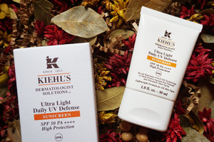 Have you tried this new Kiehl's Ultra Lught Daily UV Defense Sunscreen? It's so light and absorb really well into the skin, and it doesn't have weird smell too! My kind of sunscreen....! Complete review is coming soon on www.beautyappetite.com