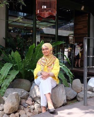 Kuning... Apa yang terlintas dipikiranmu tentang warna kuning?#ClozetteID #bloggerstyle #bloggerlife #fashion #beauty #mayasiswadigiveaway