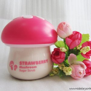 Strawberry mushroom, anyone? .
.
.
.
#beautybloggerid #beautyreview #bblogger #bbloggers #beautyaddict #beautyjunkies #skincare #skincarereview #facescrub #cutethings #pinkmushroom #clozettedaily #clozetteid