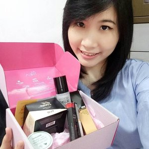 I'm back with new review! Thanks to @sbybeautyblogger I've got a chance to try the famous Althea Box from @altheakorea yay! Full story on my blog: www.missbelanjaonline.com (direct link on bio) 
#SBBxAltheaBox
#sbybeautyblogger 
#Altheakorea
#beautyreview
#beautyjunkies
#clozetteid
#clozettedaily
#beautyblogger
#bbloggers