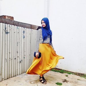 Me and my new color pleated skirt from @BULL.ID#OOTD #BULLoutfit #ClozetteID