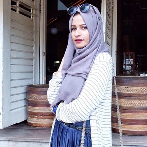 👀💙 #HOTD #ClozetteIDScarf from @elizahijab