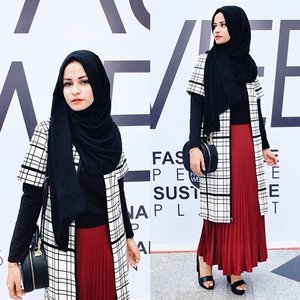 Today's look at #IFW2015. I wore @gemellohijab outer &amp; @BULL.ID skirt. #OOTD #ClozetteID