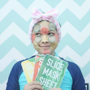 Masker bentuk potongan timun, lemon & tomat? Baca review lengkapku tentang @kocostar Sliced Mask Sheet di http://bit.ly/kocostar .
.
.
.
.
.
#Kocostar #SlicedMask #KoreaBuys #DingoID #coniettacimund #beautybloggerid #indonesianbeautyblogger #clozetteid #chevronwall #dailylife #blogginglife