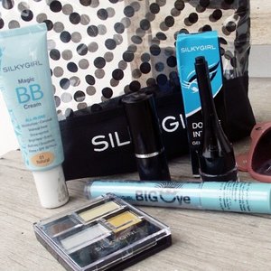 Thank you @silkygirl_id, pounchnya lucu, isinya juga lucu :-*
#silkygirl_id #silkygirl @silkygirlcosmetics #clozetteid #makeup #cosmetic #ConiettaCimund