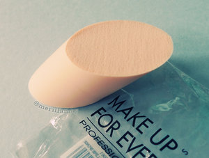 Many prefer brush to apply their HDs, but i found this ellipse sponge is MUFE HD's best soulmate.