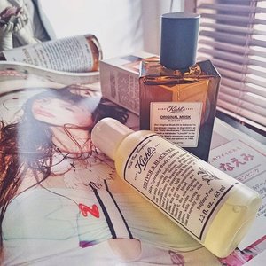 Beautiful scents with pretty simple notes.👸💕🐝#ismellgood #room #skincareaddict #skincareregime #skincare #skincarejunkie #perfume #perfumes #showertime #showergel #vetiver #tea #blacktea #musk #kiehls #scent #fragrance #fdbeauty #femaledaily #femaledailynetwork #beauty #beautyaddict #beautyjunkie #clozetteid #clozette #fotor