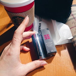 Not too sure which one I am more excited about. Starbucks Christmas edition drink, or my shiny shiny Givenchy lipstick! #makeup #makeupaddict #makeupjunkie #leather #luxury #lipstick #motd #starbucks #jakarta #indonesia #cafe #coffee #vsco #vscocam #vscolove #vscogood #instadaily #instagood #fdbeauty #femaledailynetwork #femaledaily #clozetteid #clozetteco #clozette #givenchy #beauty #beautyaddict #beautyjunkie