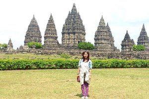 Another temple to visit. This maybe too touristy, but hey why the hell not. It's about learning the heritage, no?
.
.
.
.
.
#prambanan #temple #jogjakarta #travel #travelgram #instatravel #blogger #travelblogger #vsco #vscocam #instadaily #instagood #instamood #instamoment #clozetteid #like4like