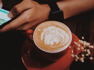 Coffee became one of life's necessities when love was invented. So, have a coffee with me? 😌.....#coffee #weekend #coffeeshop #latteart #latte #coffeedate #date #whp #whpcoffee #whpmood #clozetteid