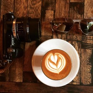 Q: What else that you rather than a cup of coffee in a rainy afternoon? A: You.
.
.
.
.
.
.
#coffee #coffeetime #coffeeshop #picolo #latte #latteart #sunglasses #sonyalpha #travel #travelgram #instatravel #blogger #travelblogger #instadaily #instagood #instamood #instamoment #instacoffee #clozetteid #clozettedaily #like4like