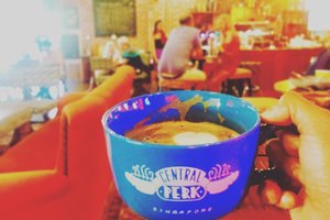 When you have Monday hang over. Big cup of coffee it is! 👌
.
.
.
.
.
#coffee #coffeetime #coffeeshop #latte #latteart #italiancoffee #centralperk #singapore #travel #travelgram #instatravel #instagood #instamood #instadaily #clozetteid #like4like