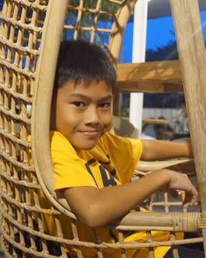 There's this boy who stole my heart since the first sight. And he call me "Mom".
.
One other year of journey with you, son. I know it wasn't smooth enough for us, but I'm trying my best to be the best for you, so one day, one day, I would be ready to let you test your wings and soar free.
.
Iya, ini status makemak galau karena tiba-tiba kepikiran gini --> KOK ANAK GUE UDAH GEDE AJA?. Hfffffft. 😔
.
.
.
.
.
#kids #son #boy #children #birthday #preteen #mom #momlife #momblogger #blogger #instadaily #instamood #instagood #instamoment #vsco #vscocam #clozetteid #like4like
