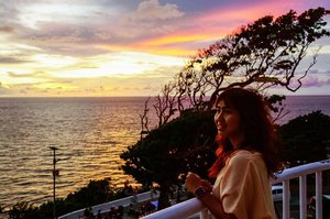 I miss the sunset lately so I have this urge to post this photo of my last sunset at the westernmost of Indonesia. 😁
.
Still my favorite moment that I should stop my time to enjoy it while it last.
.
When was the last sunset you enjoyed?
.
.
.
.
.
#sunset #sky #orange #skyporn #skypainters #nature #scenery #aceh #sabang #travel #travelblogger #travelgram #instatravel #sonyalpha #sonyforher #instadaily #clozetteid