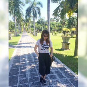 Walk in the park#bali #eastbali #park #nature #ootd #chocochipsootd #fashion #clozetteid #day #daily #daylife #dailylife #dailylook #fotd #holiday #vacation #view