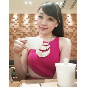 Hows your Monday friends... i hope today is a good day for you.. i already arrived at Tokyo... and now am staying at Keio Plaza Hotel Tokyo

#clozetteambassador #clozetteid #japanesegirl #japanese #japan #japanesestyle #pink #fuschia #ponytail #ocha #tea