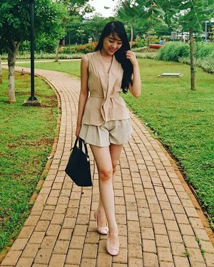 #me #asiangirl #casualoutfit #casual #monday #ootd #outfit #outfitinspiration #outfitoftheday #ootdindo #ootdindonesia #ootdasean #ootdshare #love #loveit #clozetteid #clozetteambassador #lookbook #lookbookindonesia #lookbooklookbook #fashionstyle #indonesianfashionblogger #styleoftheday #styleblogger #femaledaily #travelgram #traveller #travelstyle