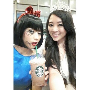 With my favorite disney princess... snow white.. im a fan of snow white!
(You know, my twitter nickname is sasasnowwhite because i love snow white too much!) #dmhalloween #halloweenintown #halloweenparty #costumeparty #happyhalloween #halloween #selfie #indonesianfashionblogger #indonesianbeautyblogger #beautybloger #beautybloggerindonesia #blogger #happy #gandariacity #piazzagandariacity #femaledaily #clozetteambassador #clozetteid