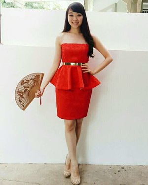 smile and a beautiful red dress is all you need to lightened up your day :)