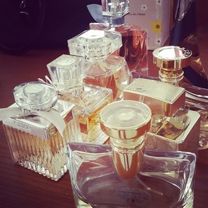 Scent of the day... im a perfume lover just like you... so my pick today is La vie est belle by lancome... What will you pick from my collection?

#chloe #chloeperfume #missdiorcherie #dior #bvlgariroseessentielle #bvlgari #bvlgaripourfemme #eliesaab #eliesaableparfum #rihanna #rebellefleur #guccipremiere #gucci #lancome #lavieestbelle 
#perfumelovers #parfume #leparfume #clozetteco #clozetteid #fdbeauty #femaledaily #perfume #fragrance #fragrantica