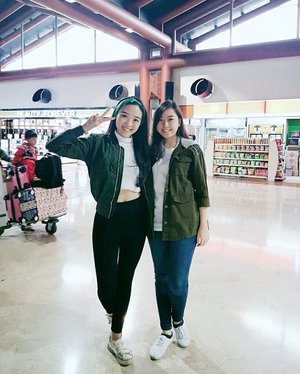 HOLIDAYYY ❤❤❤
doing army jacket/bomber with my sister @cynthiaboing 
#holiday #sisters #asiangirl #army #armyjacket #bomber #bomberjacket #styles #styleoftheday #styleblogger #stylish #stylenanda #fashionstyle #fashionblogger #fashionista #fashion #ootdindo #ootdmagazine #ootdmagazineindo #clozetteid #lookbookindonesia