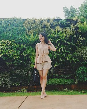 Oh darling? Who says i just can do formal ? Hehehhe 😆😆😆 #me #asiangirl #casualoutfit #casual #monday #ootd #outfit #outfitinspiration #outfitoftheday #ootdindo #ootdindonesia #ootdasean #ootdshare #love #loveit #clozetteid #clozetteambassador #lookbook #lookbookindonesia #lookbooklookbook #fashionstyle #indonesianfashionblogger #styleoftheday #styleblogger #femaledaily
