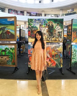 It’s when i tried to fit in with the background ❤️ love all the TNI themed paintings, more than 100 paintings showed to celebrate TNI birthday 🐧🐧👨🏻‍✈️👨🏻‍✈️ #TNI #hutTNI #pictureoftheday #potd #instagram #instapainting #paintings #ootd #ootdindo #pinkdress #ootdasean #lookbook #lookbooklookbook #ignesia #monday #happymonday #doublewoot #doublewootootd #instastyle #clozette #clozetteid #clozetteambassador
