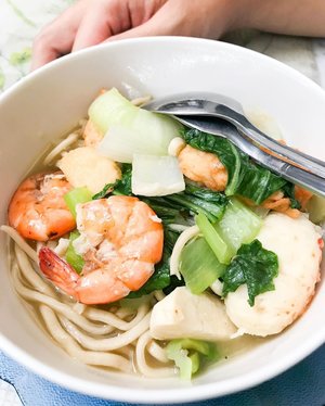 Mom’s cook always the best for their children ❤️🍲 this is our sunday morning menu, seafood soup noodle... with shrimp, prawn, shrimp meatball, etc.. so yummy!! #seafood #seafoodnoodles #soupnoodles #food #foodie #foodoftheday #homecooking #instafood #instagram #instadaily #clozetteid